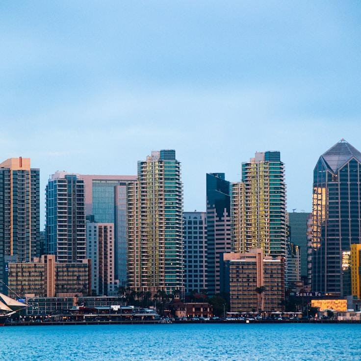 Parents evaluating schools in Portugal